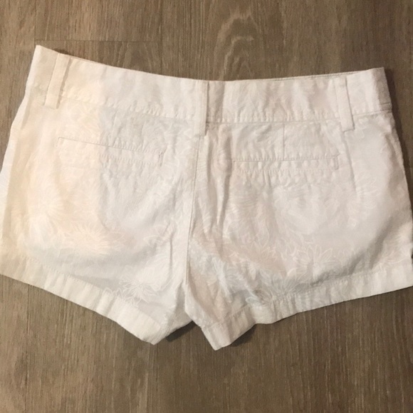 White Lilly Pulitzer shorts - Picture 2 of 2